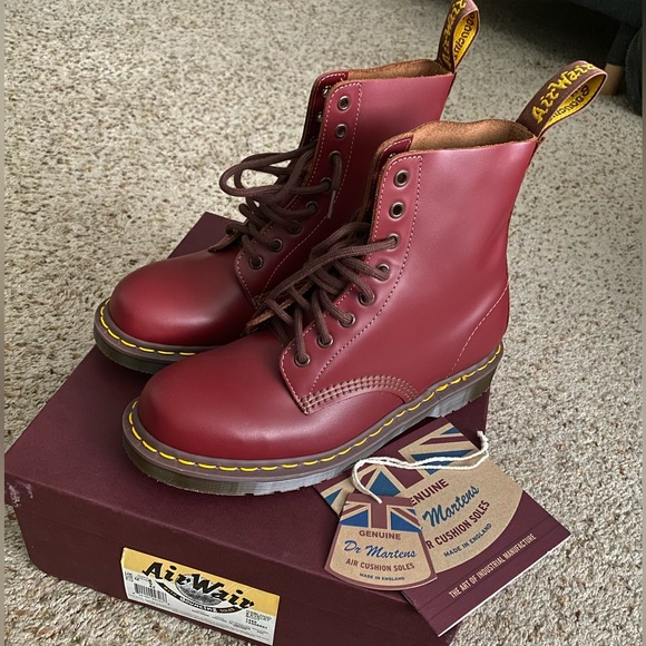 NEW Dr. Martens Oxblood 1460 UK8 Made in England - Picture 2 of 5